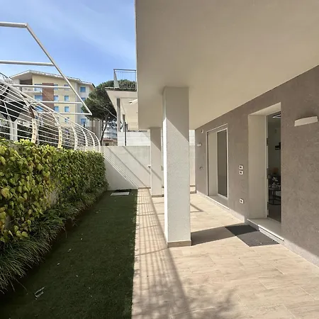 Διαμέρισμα Giorgio - Giardino Privato - A Pochi Passi Dal Mare *