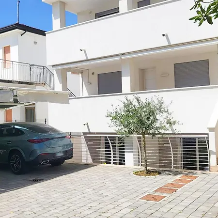 Διαμέρισμα Giorgio - Giardino Privato - A Pochi Passi Dal Mare